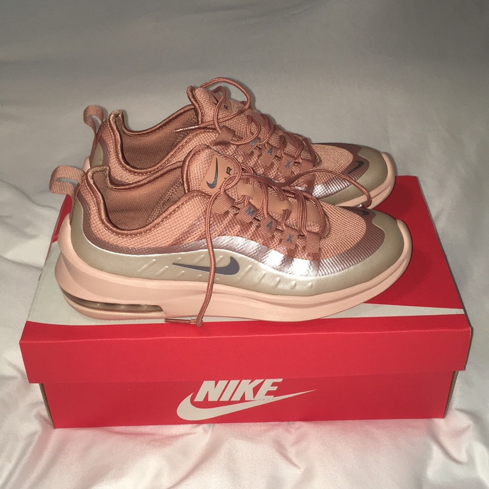 NWT blush Nike Air Max Axis NEVER WORN